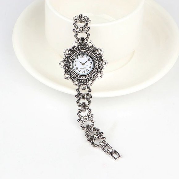 Silver Vintage Watch - NWT - Picture 4 of 8